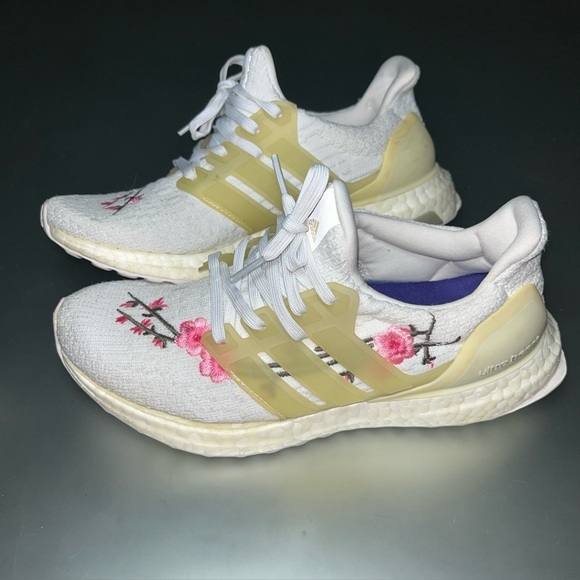adidas White Ultra Boost Woman’s  Size 6 Chinese New Year cherry blossom - Picture 1 of 8